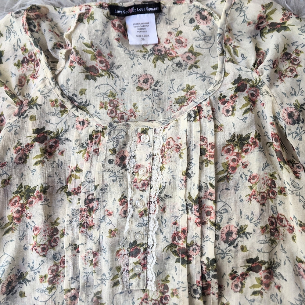 LOVE SQUARED flowy yellow floral top XS - Picture 3 of 4